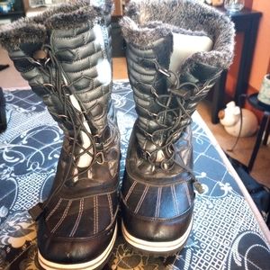 Cute lace up black boots